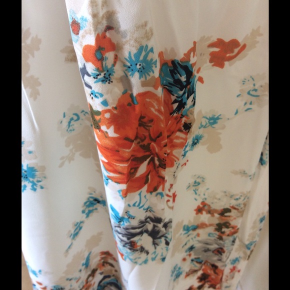 Last one 🔴🔴💞Lined gorgeous dress💕 - Picture 3 of 4