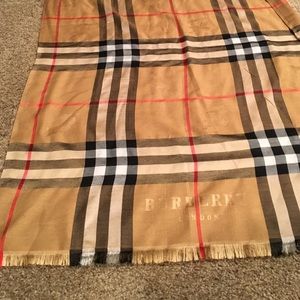 AMAZING Burberry brown nova check scarf