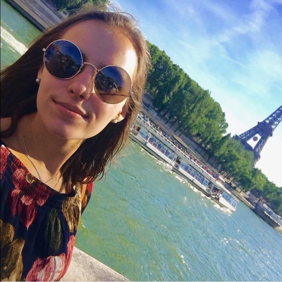 Meet your Posher, Lisa