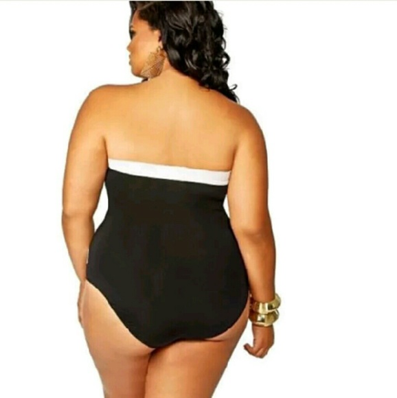 *Plus Size* Black & White Monokini - Picture 2 of 3