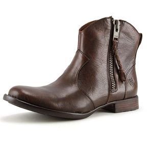 Brand new in box Gilly Tan Born Boots