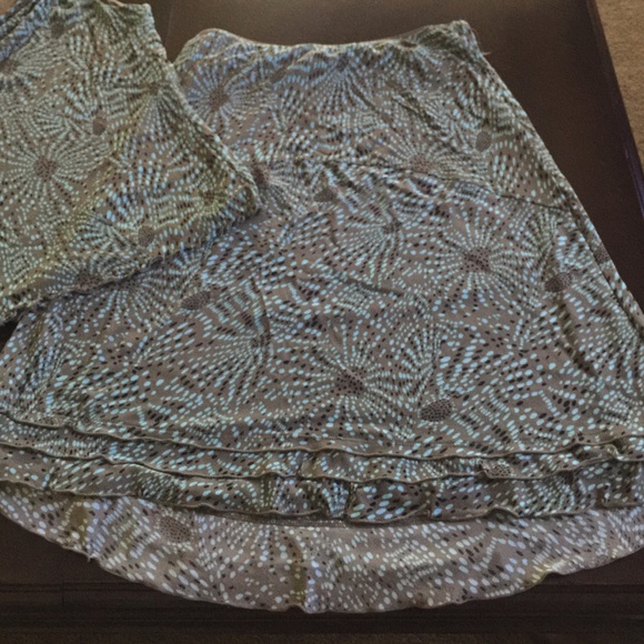 Blouse with matching skirt - Picture 3 of 4