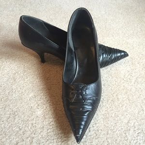 pointy, witchy heels 80s vintage goth from Lindon