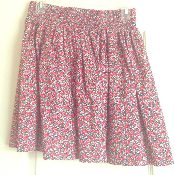 VS Pink skater skirt