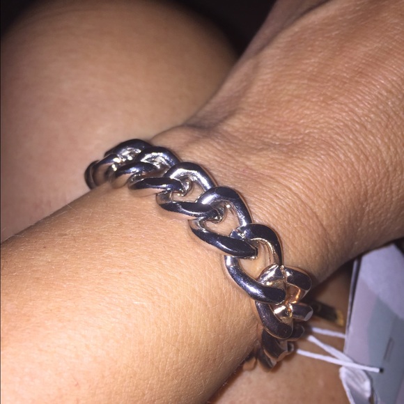 Pop sugar must have: Unique umbre chain bracelet - Picture 1 of 3