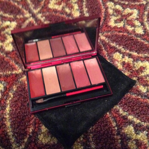 Limited Edition Keepsake MAC Viva Glam lip palette