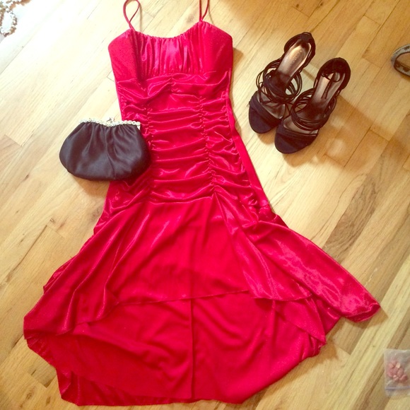 Sexy red satin dress 🍷