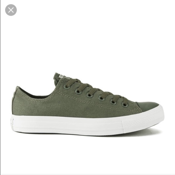 Converse Chucks low tops in surplus green