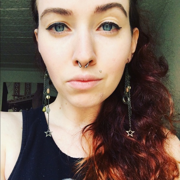 Meet your Posher, Amanda - Picture 2 of 4