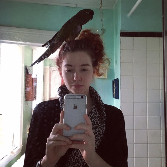 Meet your Posher, Amanda - Picture 3 of 4