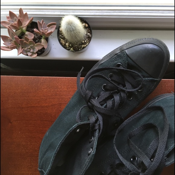 🎱 ALL BLACK HIGHTOP CONVERSE 🎱
