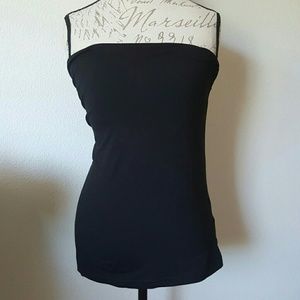 Classic and versatile, black strapless top