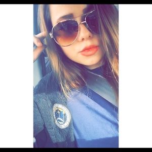 Meet your Posher, Courtney