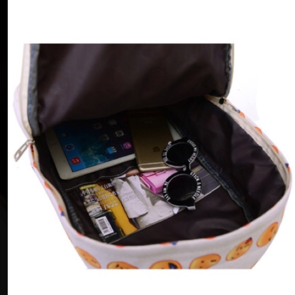 😍😊 Emoji Backpack - Picture 4 of 4