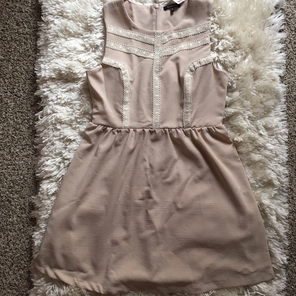 NEW Beige/ Cream  Sleeveless Skater Dress, sz L - Picture 4 of 5