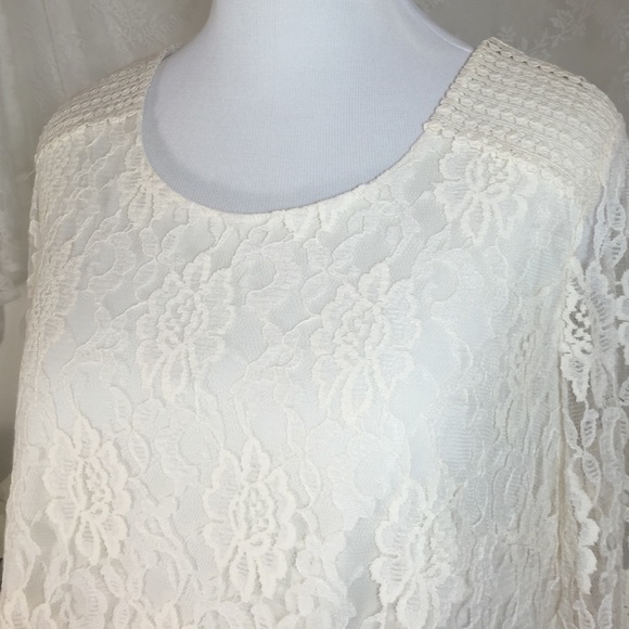Vintage cream blouse with beautiful lace B15 - Picture 2 of 4