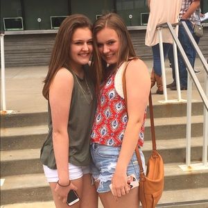 Meet your Posher, Ashley