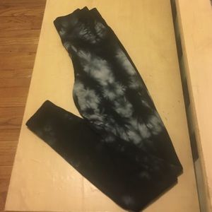 Brandy 💜 Melville black high waisted leggings o/s