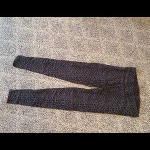 PINK Victoria's Secret cheetah print leggings