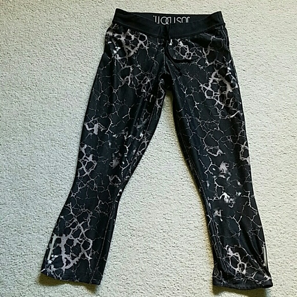 Nike Pants - Nike capri tights