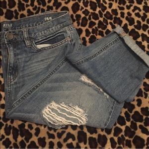 Distressed a.n.a. Boyfriend Jeans