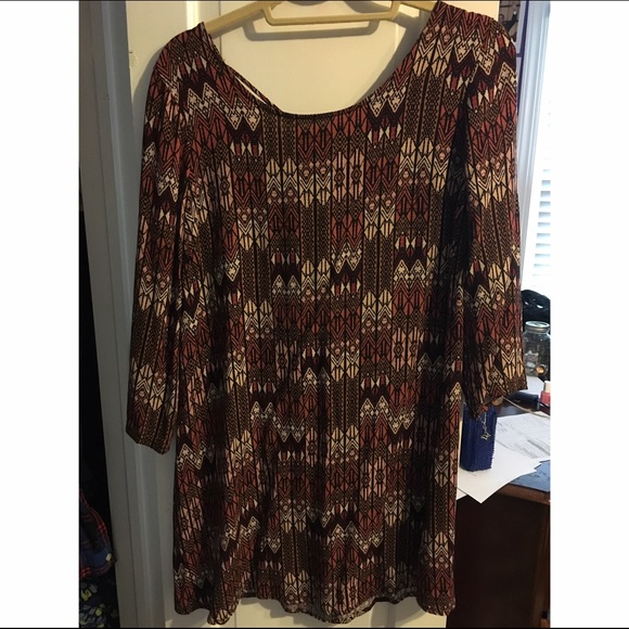 Quarter sleeve patterned dress