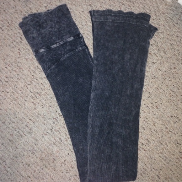 T Party yoga pants