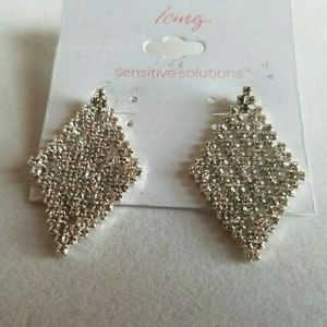 Prom Perfect! Icing silver and crystal earrings