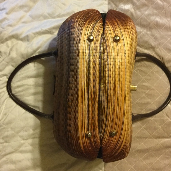 Beautiful straw summer purse. - Picture 3 of 3