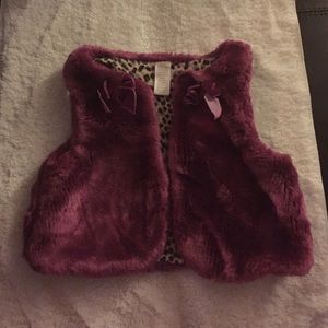 Baby girl faux fur vest.