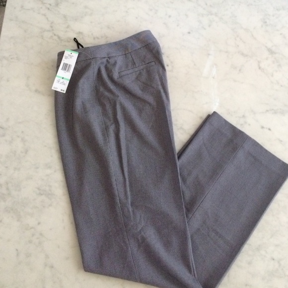 Women Jones New York long pants.