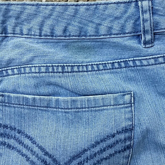 SOLD...SOLD...Mossimo PLUS crop jean - Picture 3 of 4