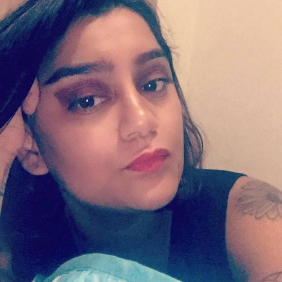 Meet your Posher, Jeannette - Picture 1 of 1