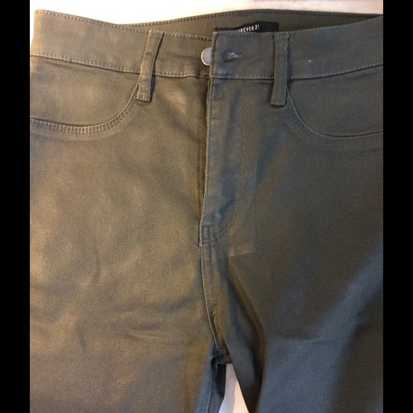 LIKE NEW Olive Green Skinny Jeans - Picture 2 of 4