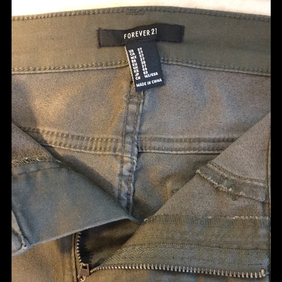 LIKE NEW Olive Green Skinny Jeans - Picture 3 of 4