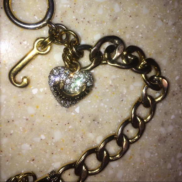 JUICY COUTURE CHARM BRACELET GOLD - Picture 2 of 3