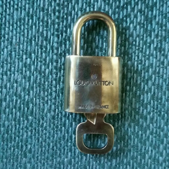 ■SOLD■Authentic Louis Vuitton Padlock Key Set - Picture 2 of 2