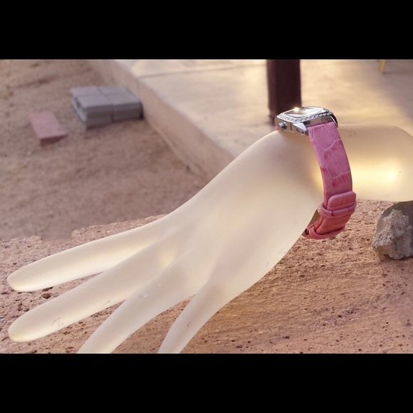 Fossil F2 Pink Leather band Watch - Picture 4 of 4