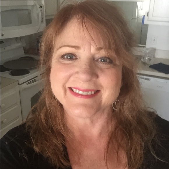 Meet your Posher, Becky - Picture 1 of 1