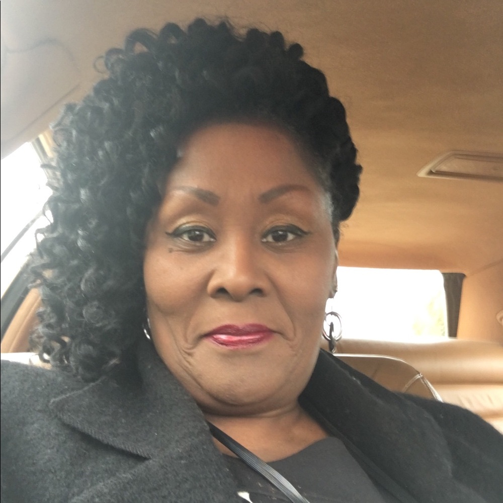 Meet your Posher, Renee