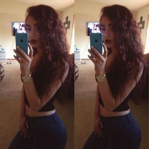 Meet your Posher, Mia