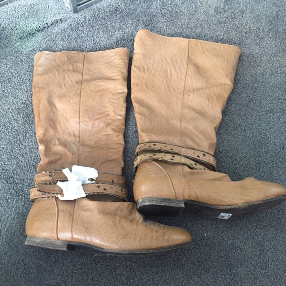 Buckle Detail Boots-NEW!!!