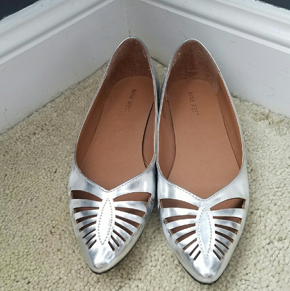 Nine West Silver Flats 8