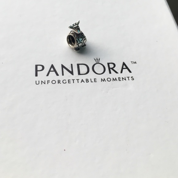 Giraffe charm by Pandora