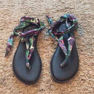 Sanuk yoga sandals