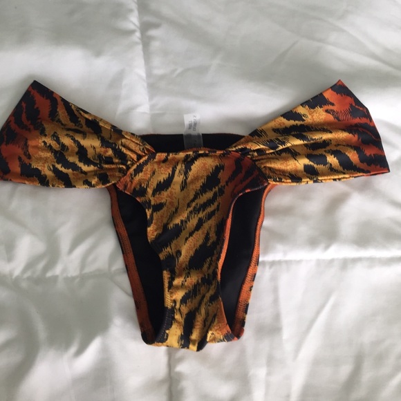 VS Brazilian bikini bottoms in tiger print