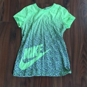 Nike top