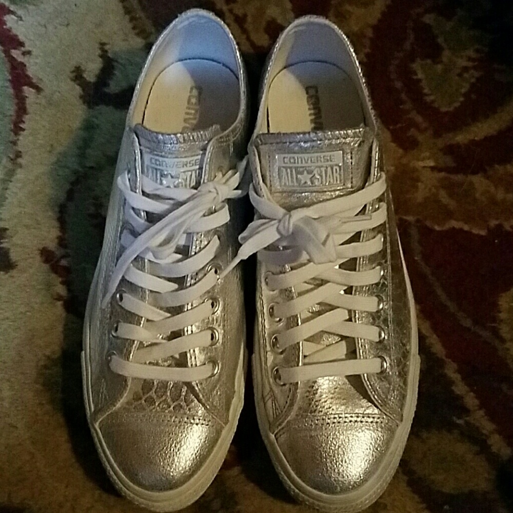 Shinny Silver Converse