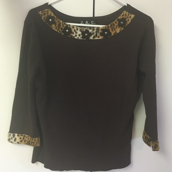 Cute cheetah print shirt !