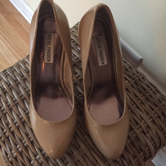 Pumps - Picture 2 of 3